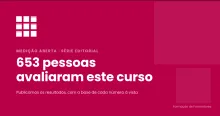 Composição gráfica em tons de carmim com uma régua modular e nove módulos de diferentes alturas, representando a avaliação do curso de Formação de Formadores em 2025.